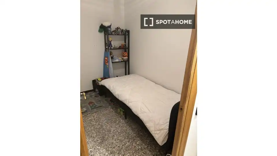 Habitación de Piso para compartir en Rubí con Aire acondicionado, Calefacción y Amueblado