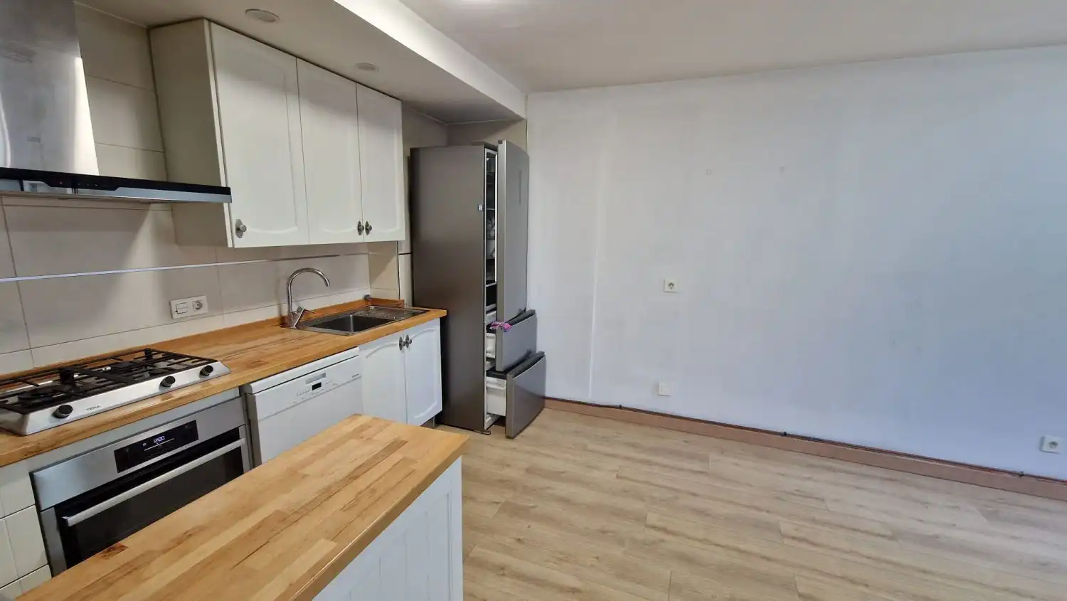 Cocina de Piso en venta en León Capital  con Calefacción, Terraza y Trastero