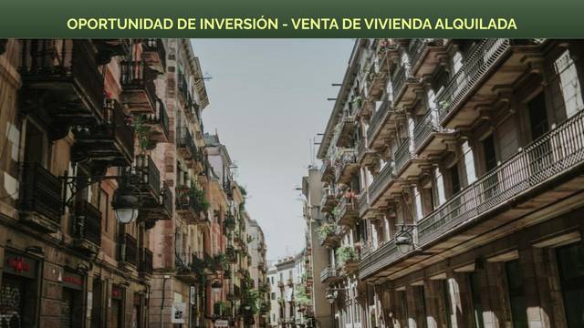 Piso en Venta en Carrer de la Lluna en El Raval