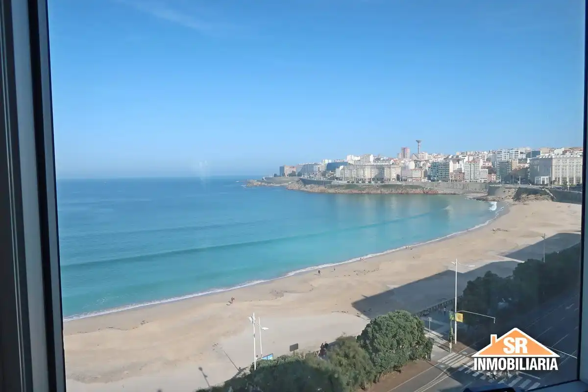 Vista exterior de Pis de lloguer en A Coruña Capital  amb Calefacció i Forn