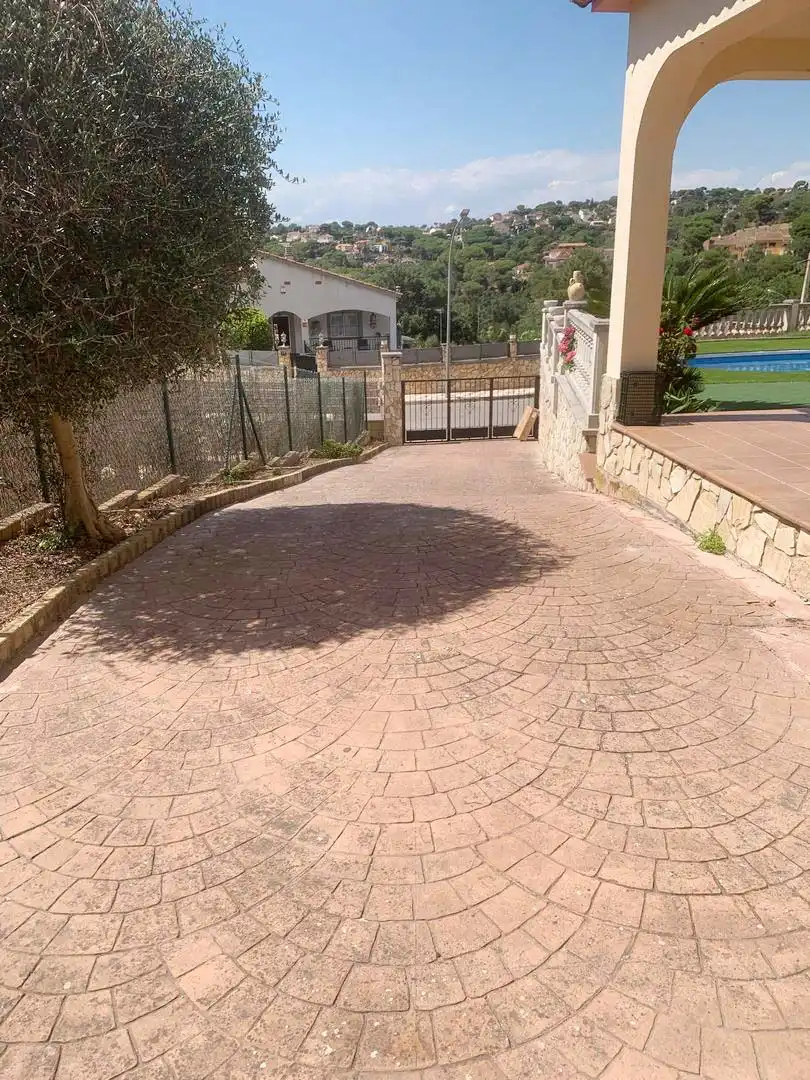 Aparcament de Casa o xalet en venda en Lloret de Mar amb Calefacció, Terrassa i Piscina