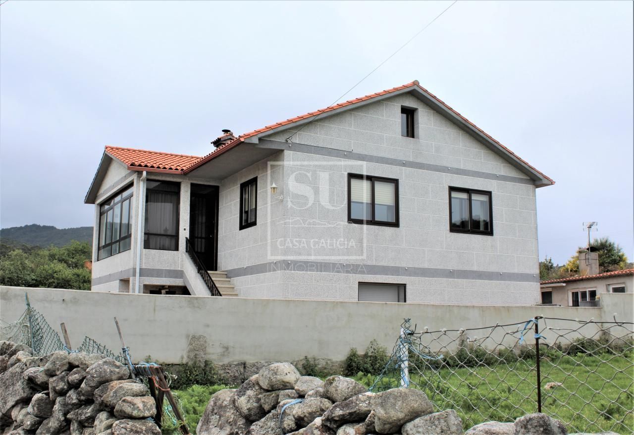 Vista exterior de Casa o xalet de lloguer en Baiona amb Calefacció, Terrassa i Traster