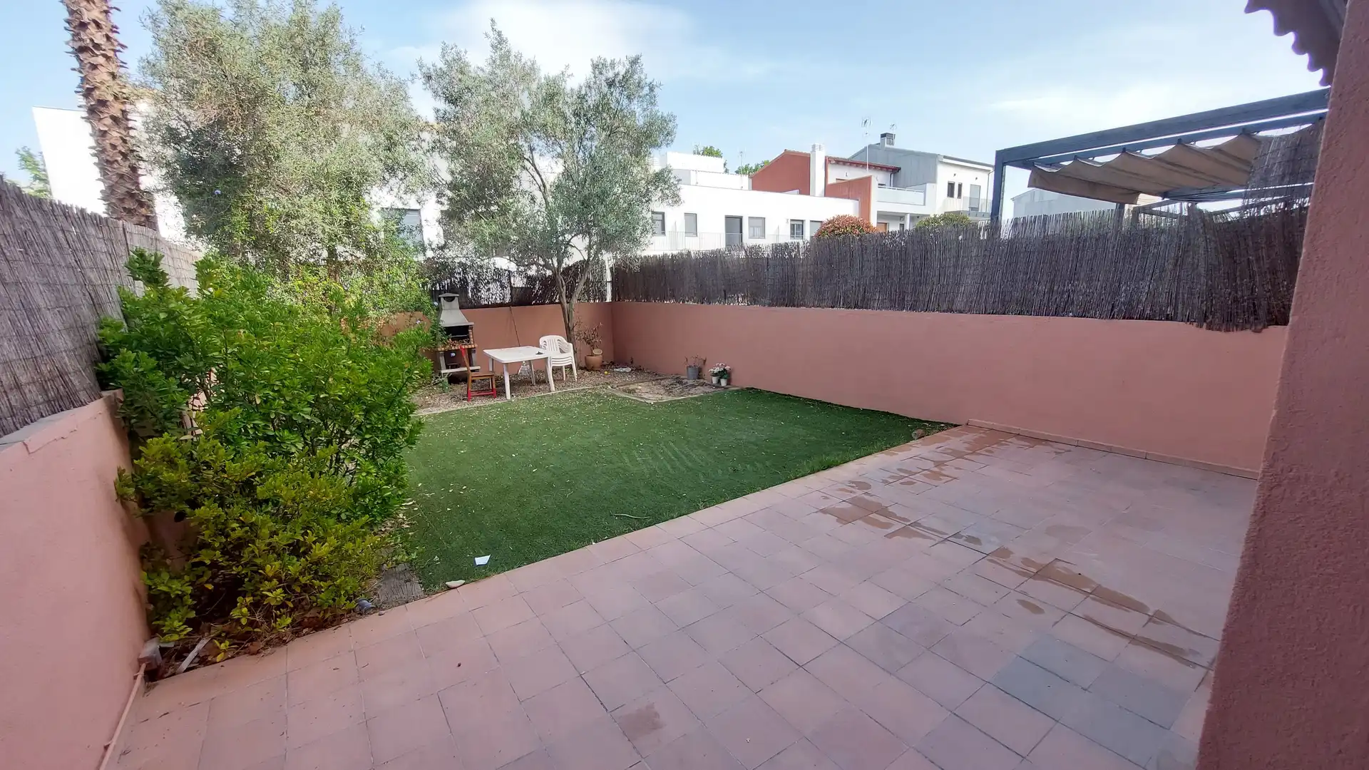 Garten von Einfamilien-Reihenhaus zur Miete in Vilafranca del Penedès mit Klimaanlage, Heizung und Privatgarten