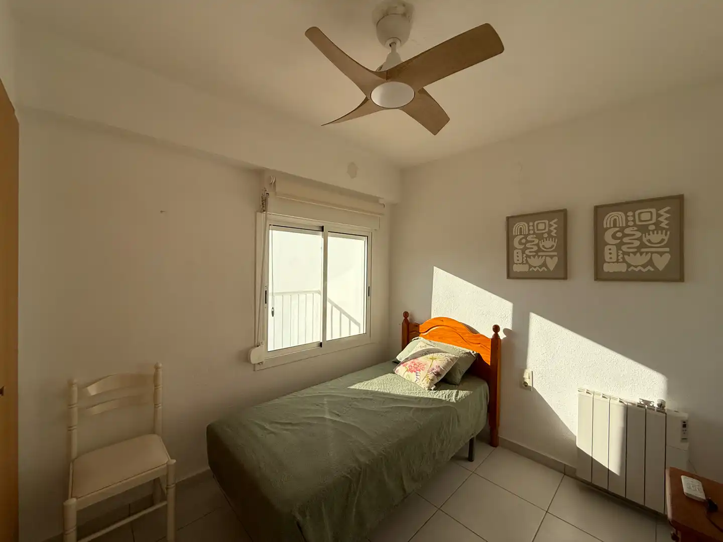 Dormitori de Apartament de lloguer en Dénia amb Calefacció, Terrassa i Traster