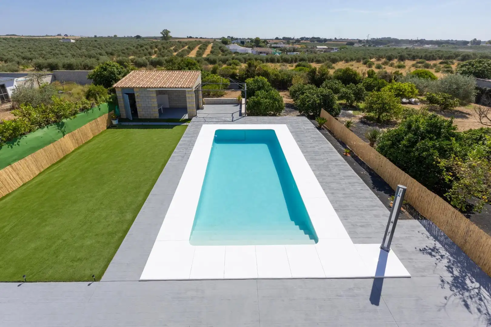 Piscina de Casa o chalet en venta en La Puebla del Río con Terraza, Trastero y Piscina