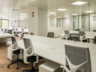 Oficina amb ascensor de lloguer a Sant Martí