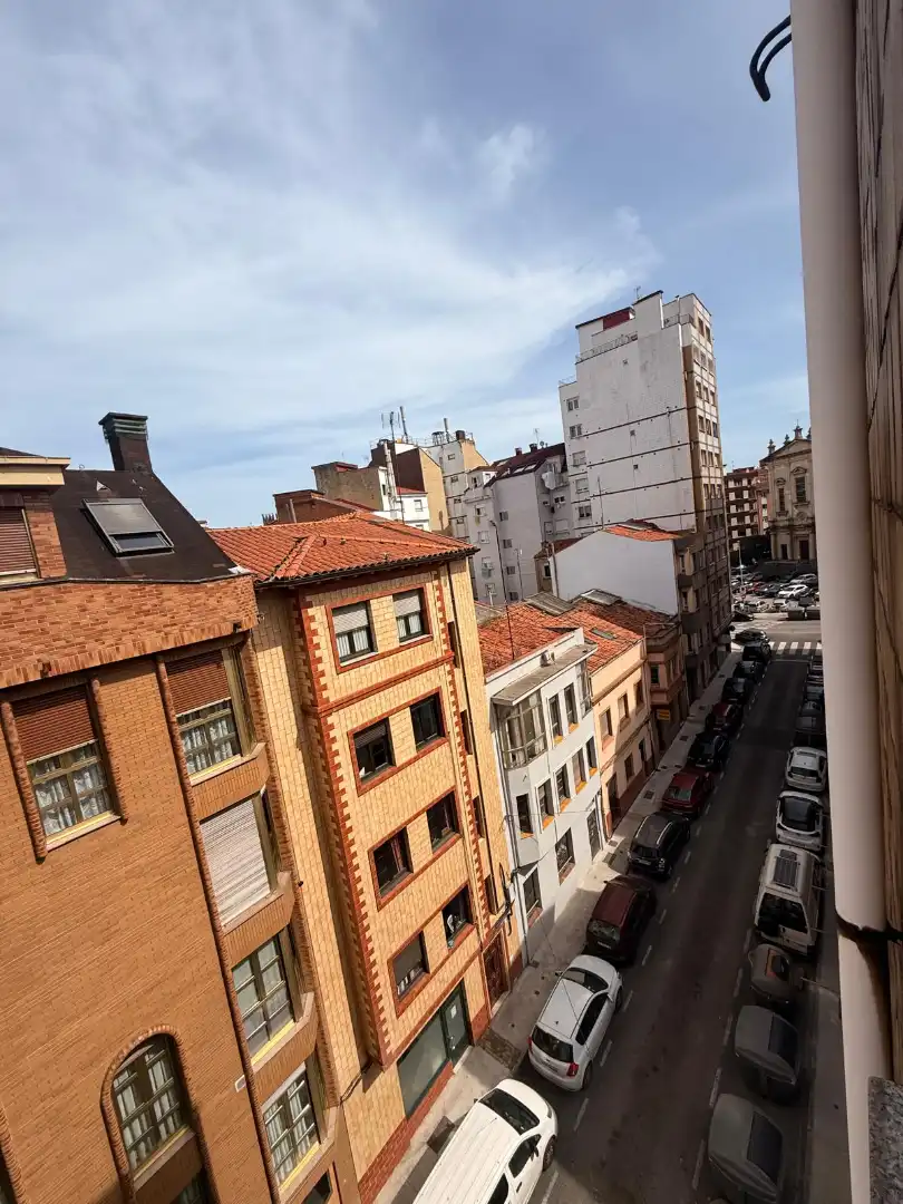 Vista exterior de Piso en venta en Gijón  con Calefacción