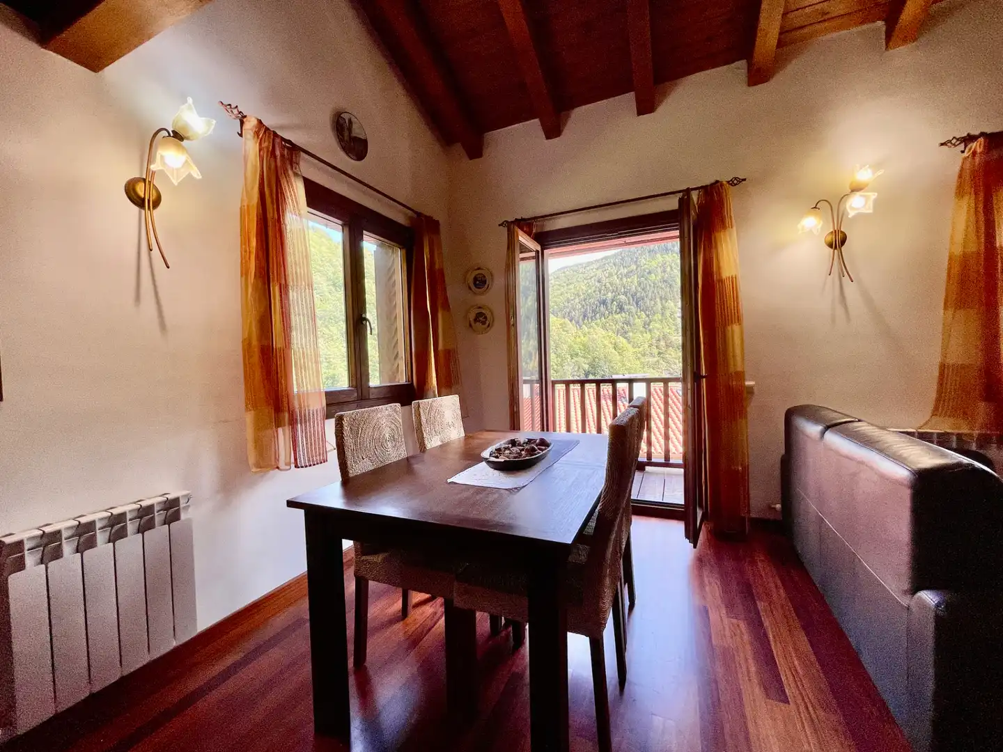 Dining room of Duplexes for sale in Setcases  with Heating, Parquet flooring and Furnished