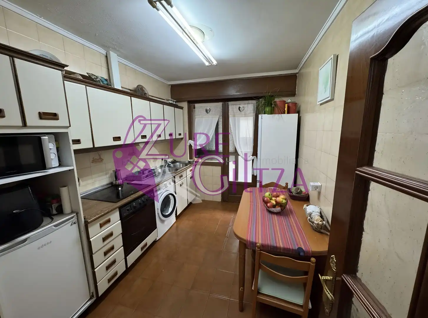 Cocina de Piso en venta en Gernika-Lumo con Calefacción, Trastero y Amueblado