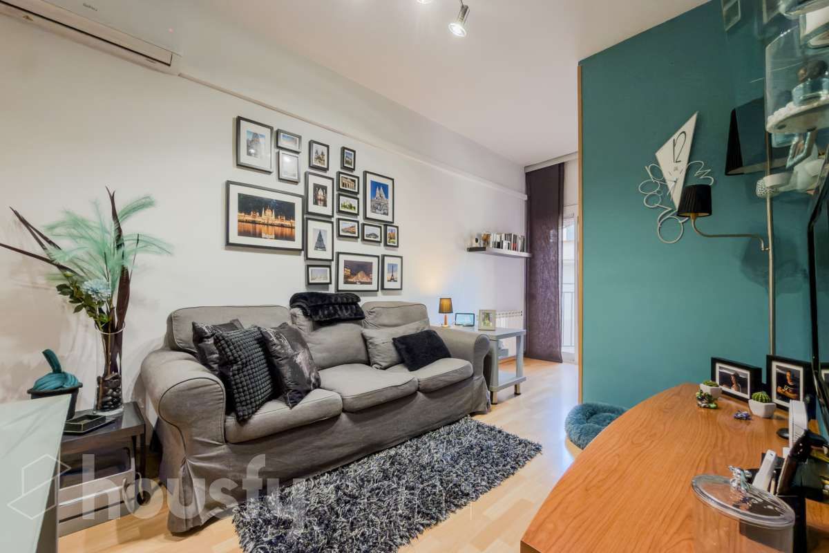 Sala d'estar de Pis en venda en  Barcelona Capital amb Aire condicionat, Calefacció i Parquet