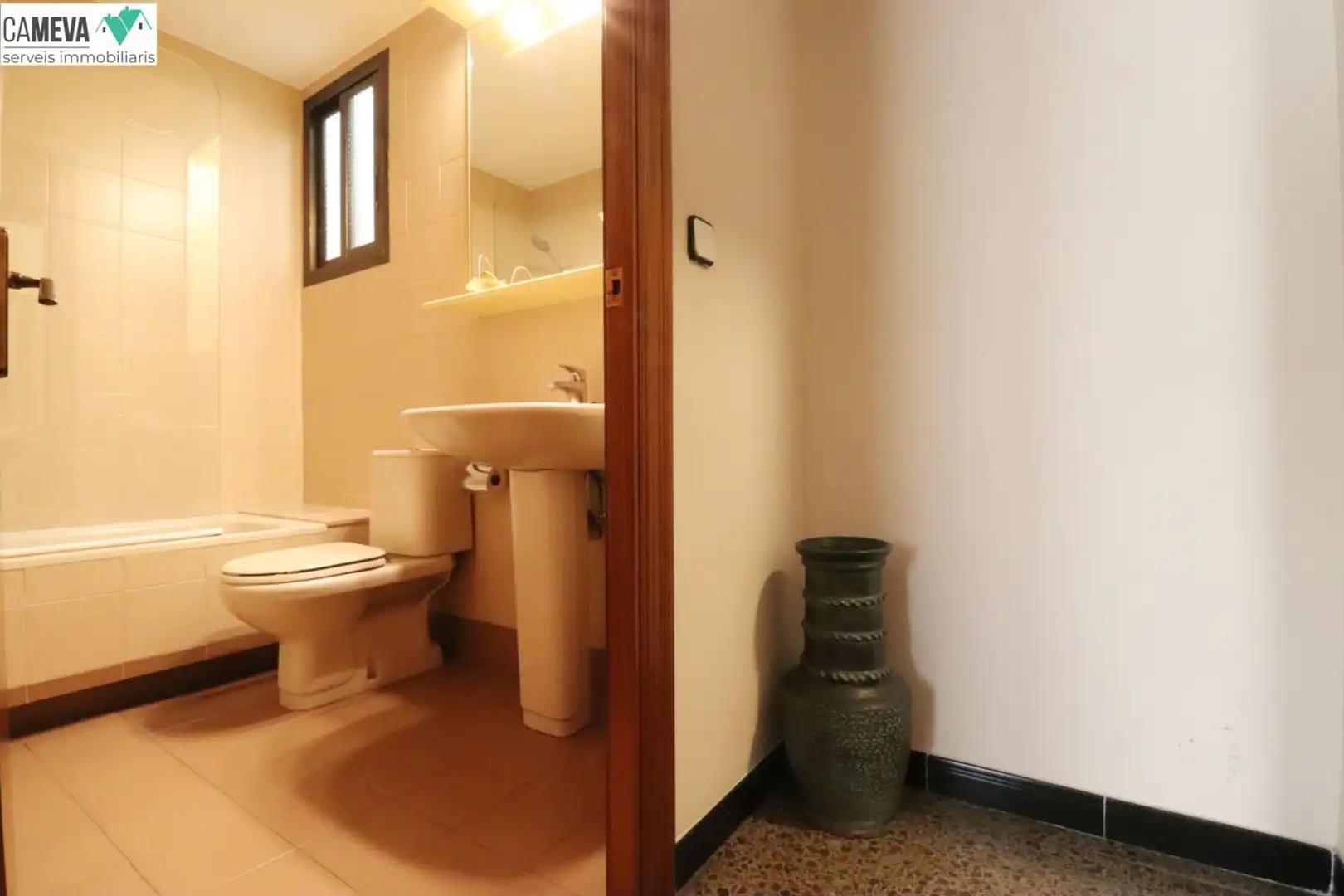 Baño de Casa adosada en venta en Barberà del Vallès con Aire acondicionado, Calefacción y Terraza