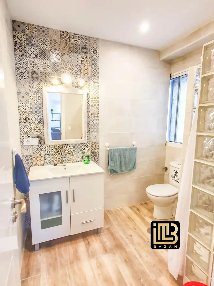 Baño de Estudio de alquiler en Málaga con Aire acondicionado, Amueblado y Horno