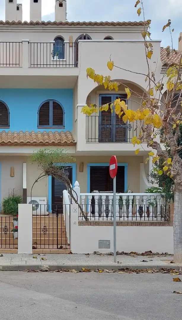 Außenansicht von Einfamilien-Reihenhaus zum Verkauf in Los Alcázares mit Terrasse, Möbliert und Ofen