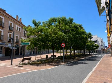 Pis amb balcó en venda a Calle de la Tierra
