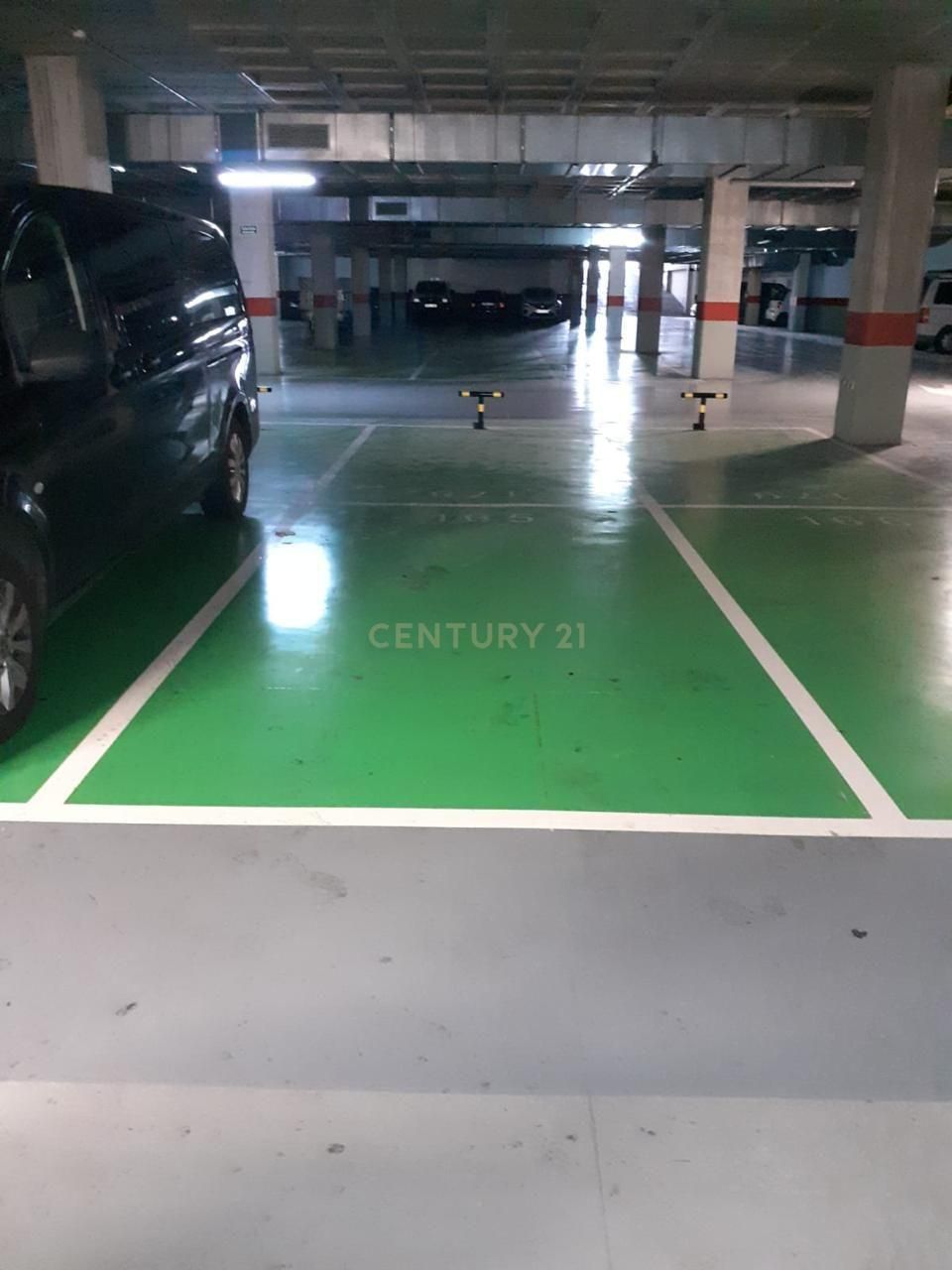 Aparcament de Local en venda en Manises