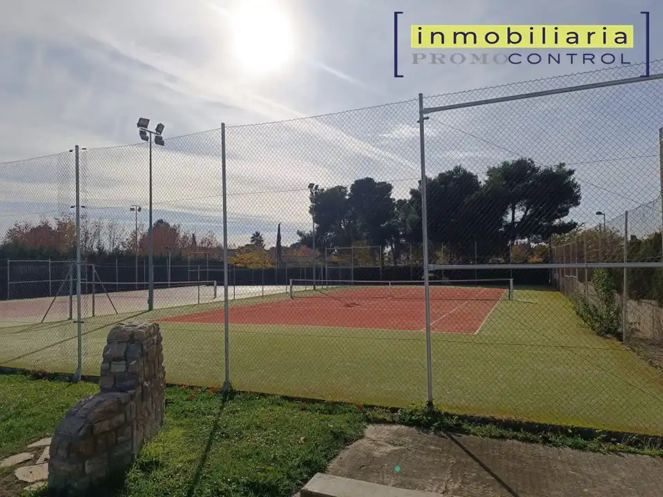 Chalet con terraza en venta en Calle Río Aragón 4, imagen 36