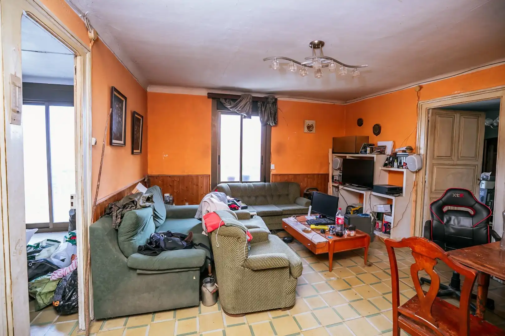 Sala d'estar de Casa o xalet en venda en Ayerbe amb Moblat i Balcó