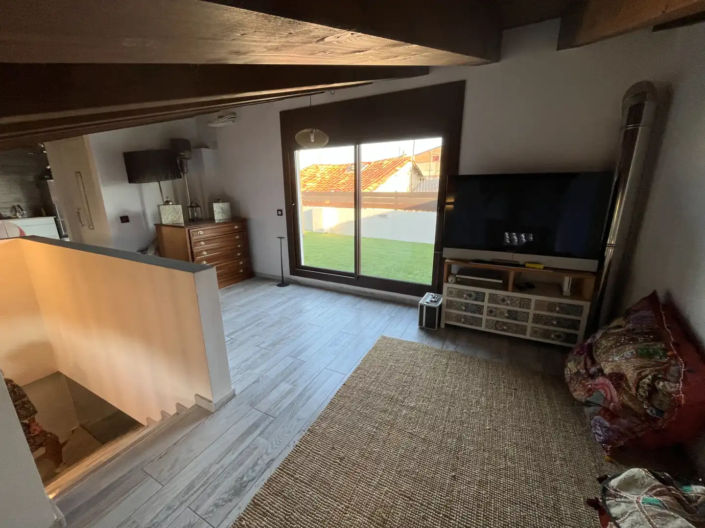 Sala de estar de Casa adosada en venta en Manlleu con Calefacción, Jardín privado y Parquet
