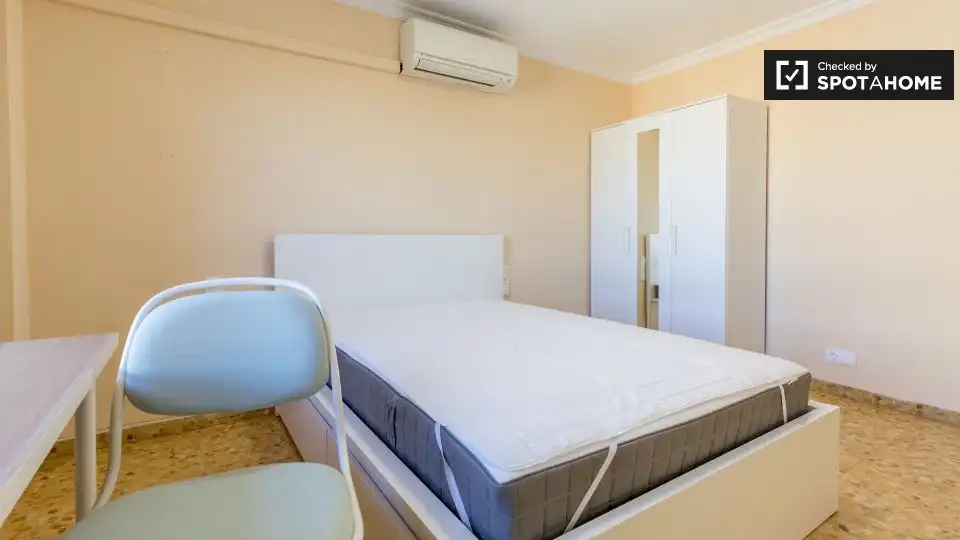 Room in Jaume Roig