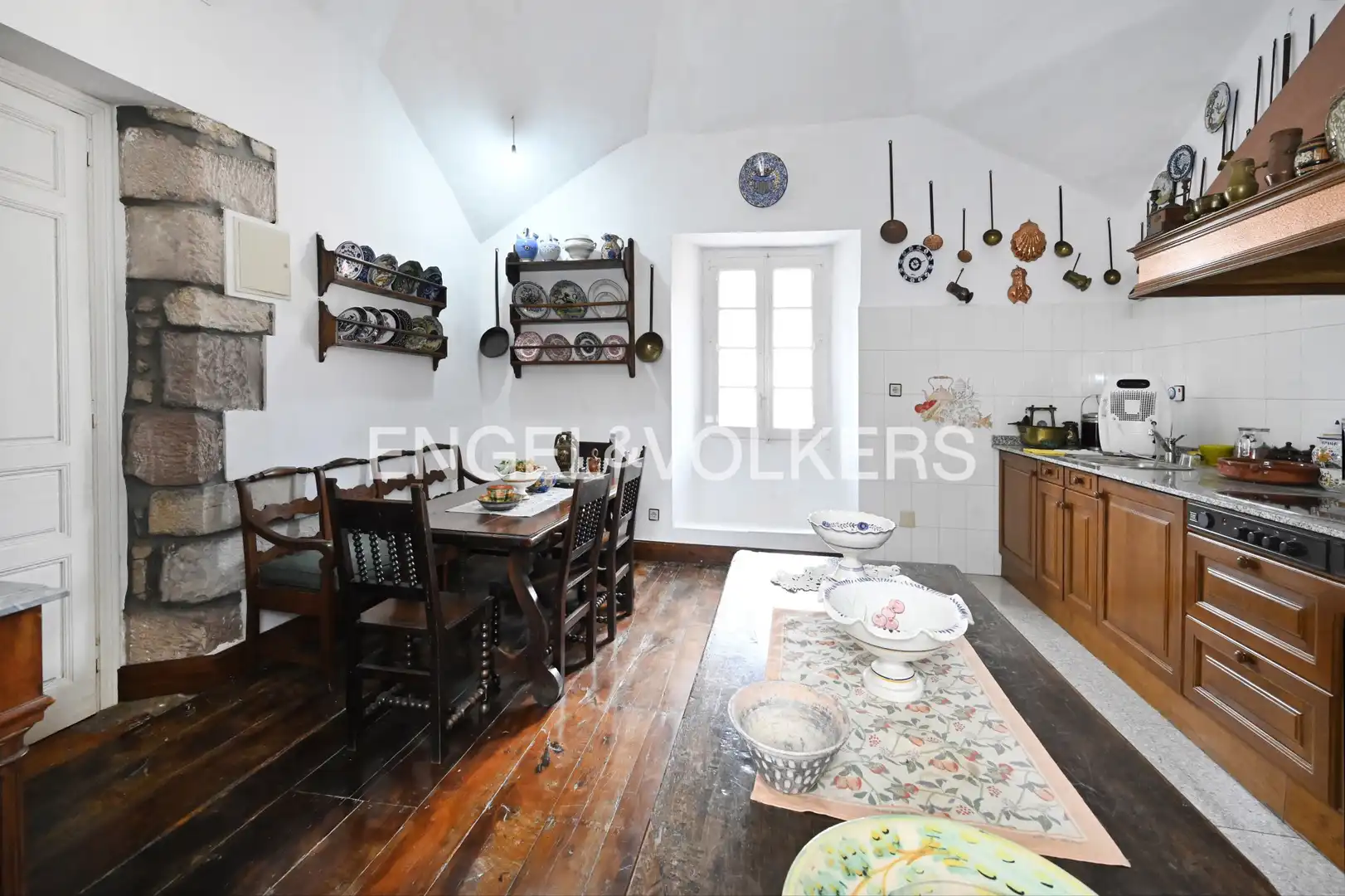 Cocina de Casa o chalet en venta en Cabezón de la Sal con Calefacción y Jardín privado