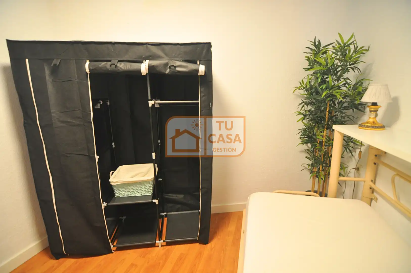 Bedroom of Flat for rent in Cáceres  with Air Conditioner, Heating and Parquet flooring