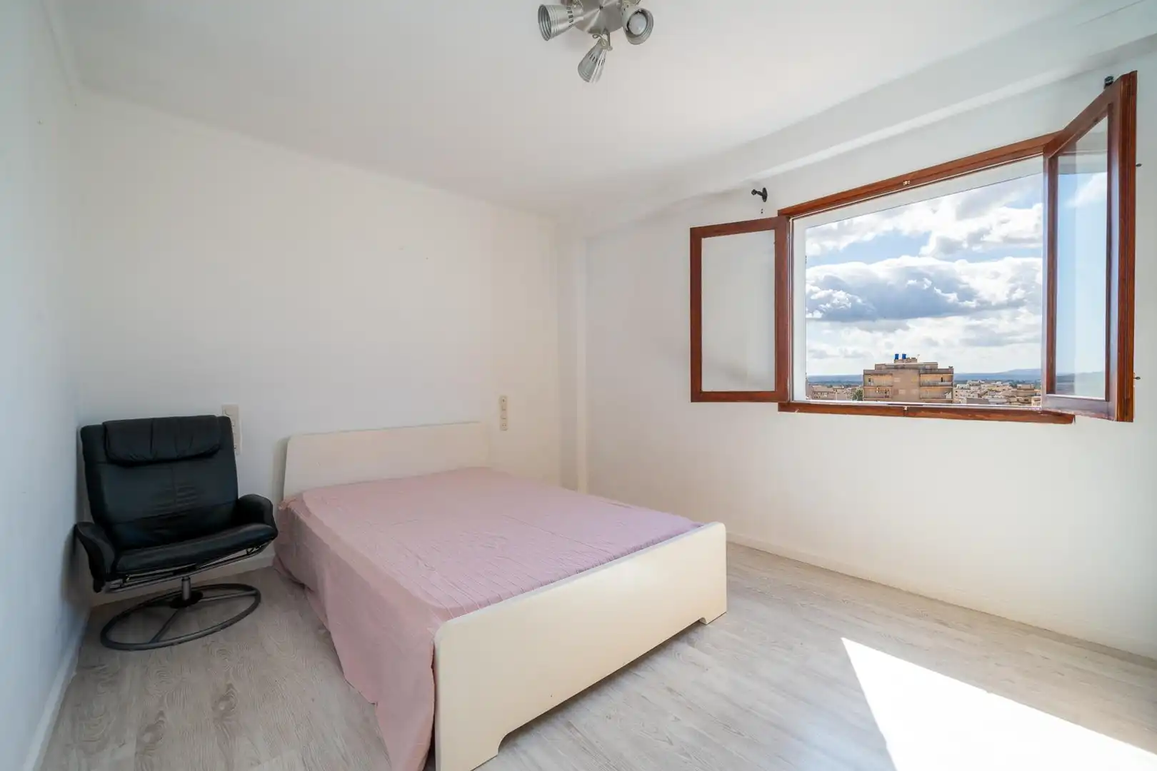 Bedroom of Flat for sale in Inca  with Balcony