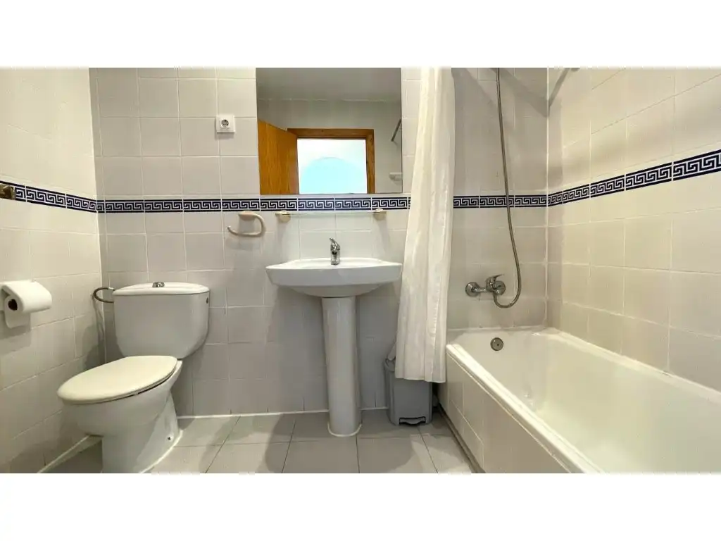 Baño de Apartamento en venta en Vera con Aire acondicionado, Terraza y Amueblado