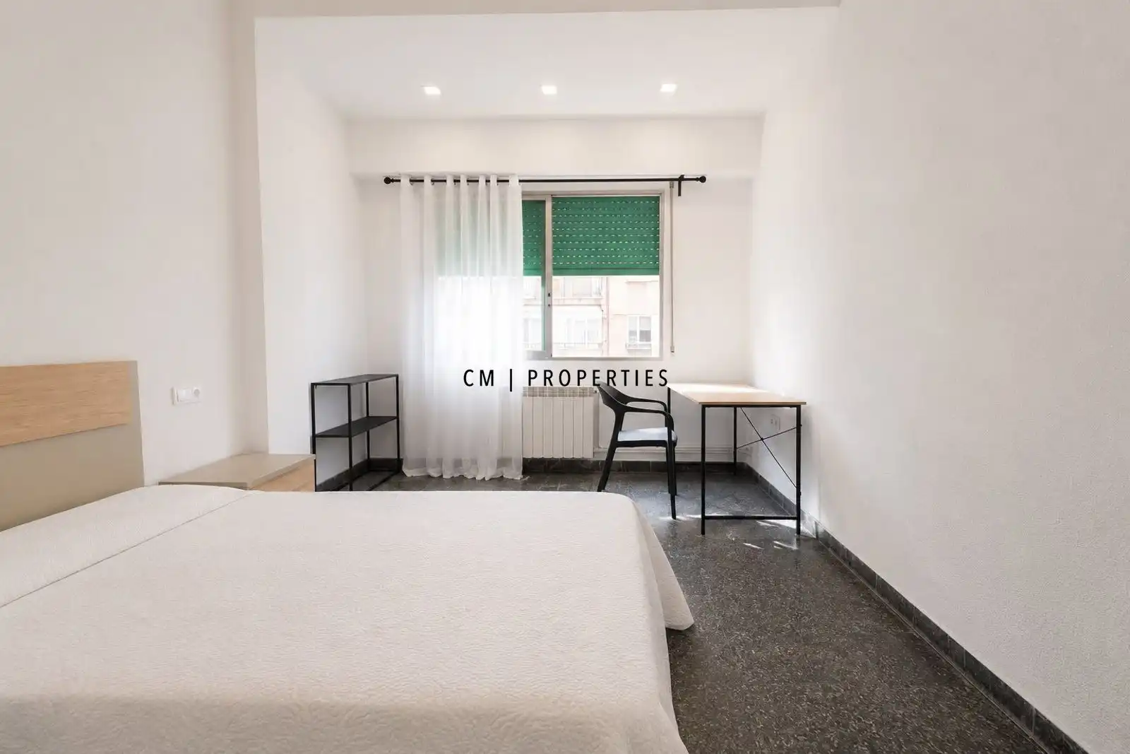 Schlafzimmer von Wohnung zur Miete in Valencia mit Klimaanlage, Heizung und Terrasse
