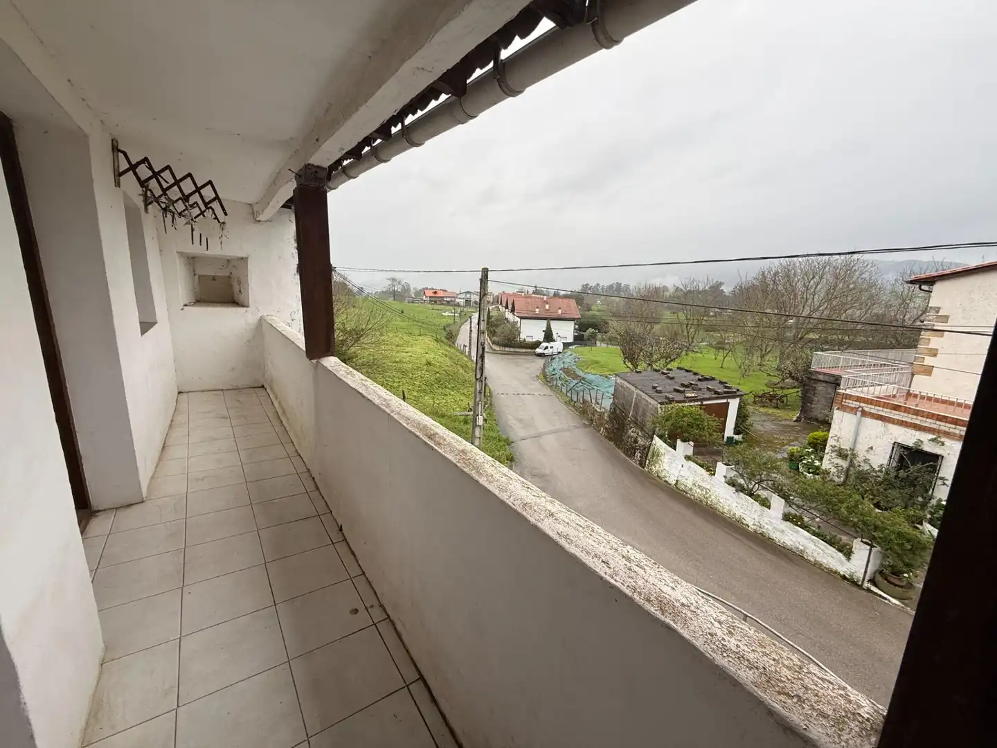 Terrasse von Einfamilien-Reihenhaus zum Verkauf in Rasines mit Privatgarten, Terrasse und Abstellraum