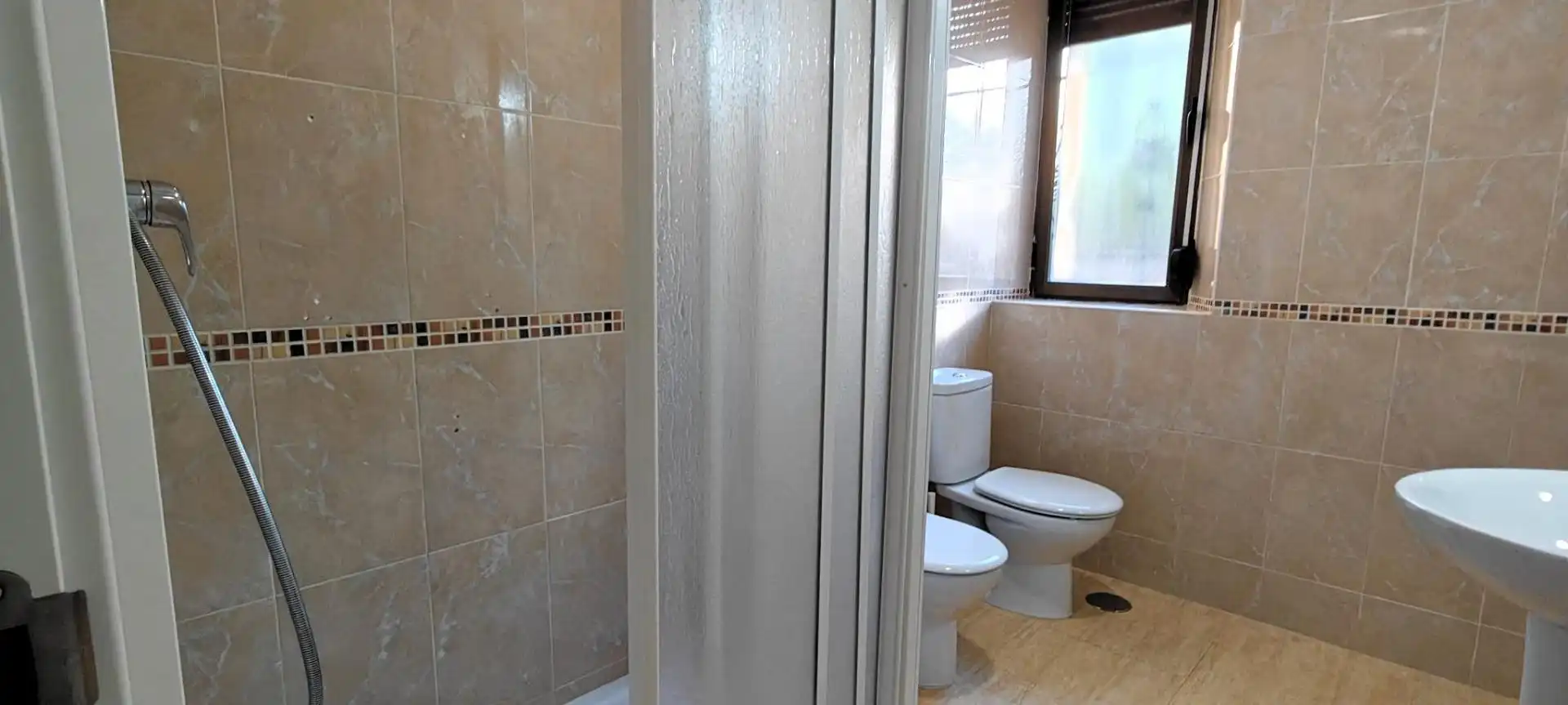 Badezimmer von Wohnung zur untervermieten in Beiro