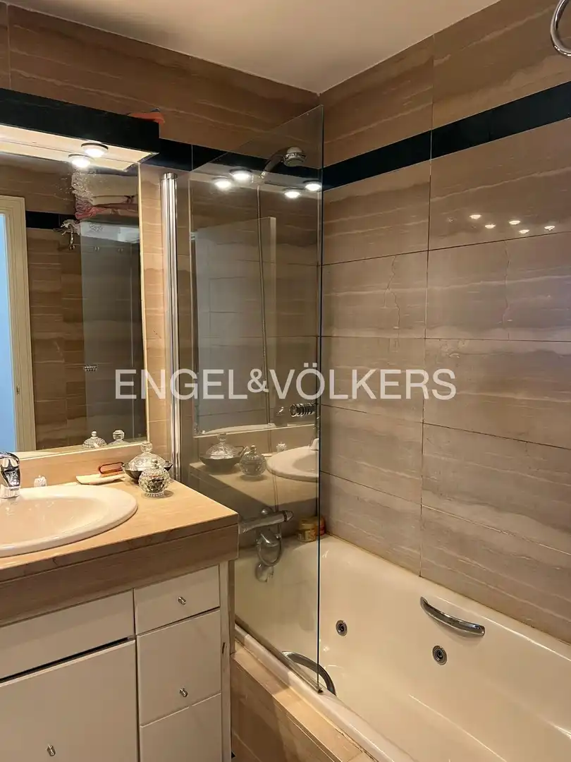 Baño de Piso en venta en Madrid con Aire acondicionado, Calefacción y Trastero