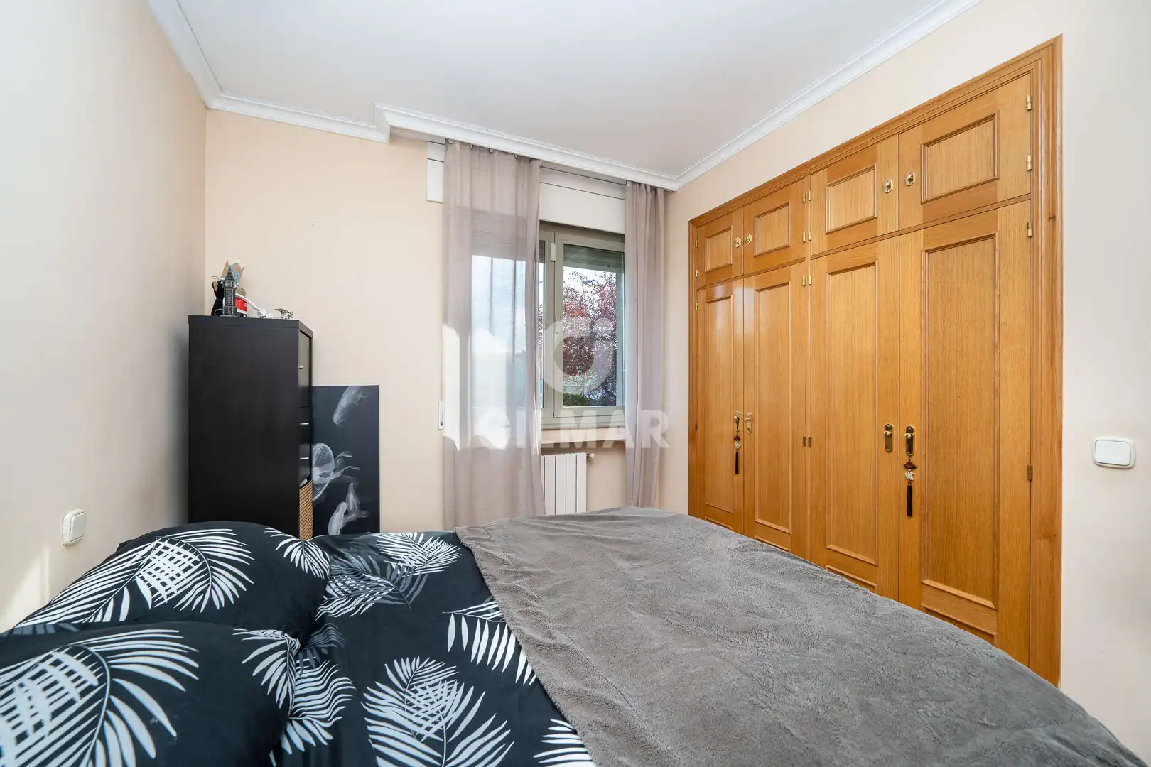 Habitación de Planta baja en venta en Madrid con Calefacción, Jardín privado y Piscina