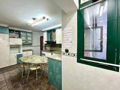 Kitchen of Flat for sale in Vigo 