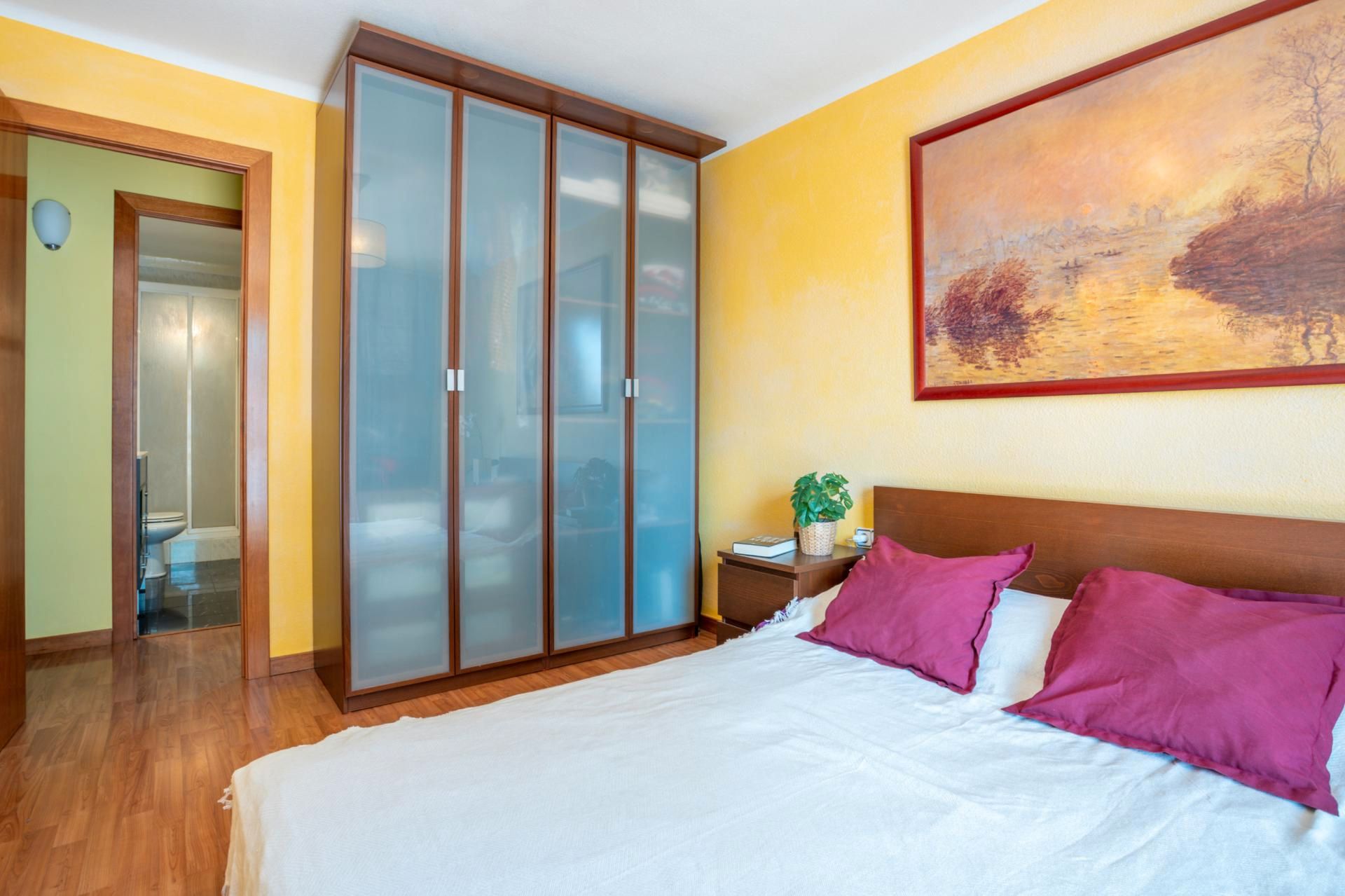 Habitación de Piso en venta en L'Hospitalet de Llobregat con Parquet y Balcón