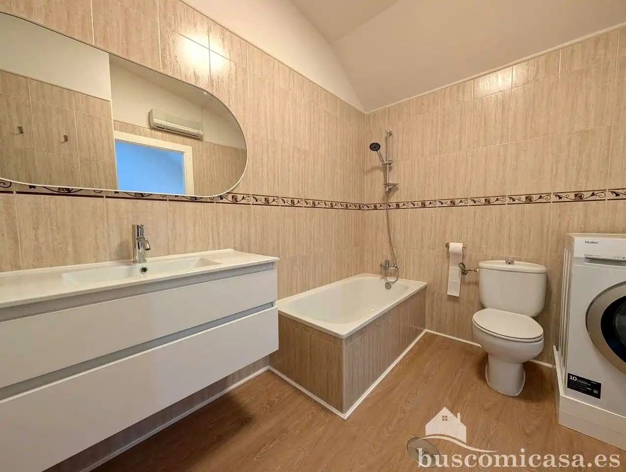 Bathroom of Duplexes for sale in Linares  with Air Conditioner, Balcony and Community pool