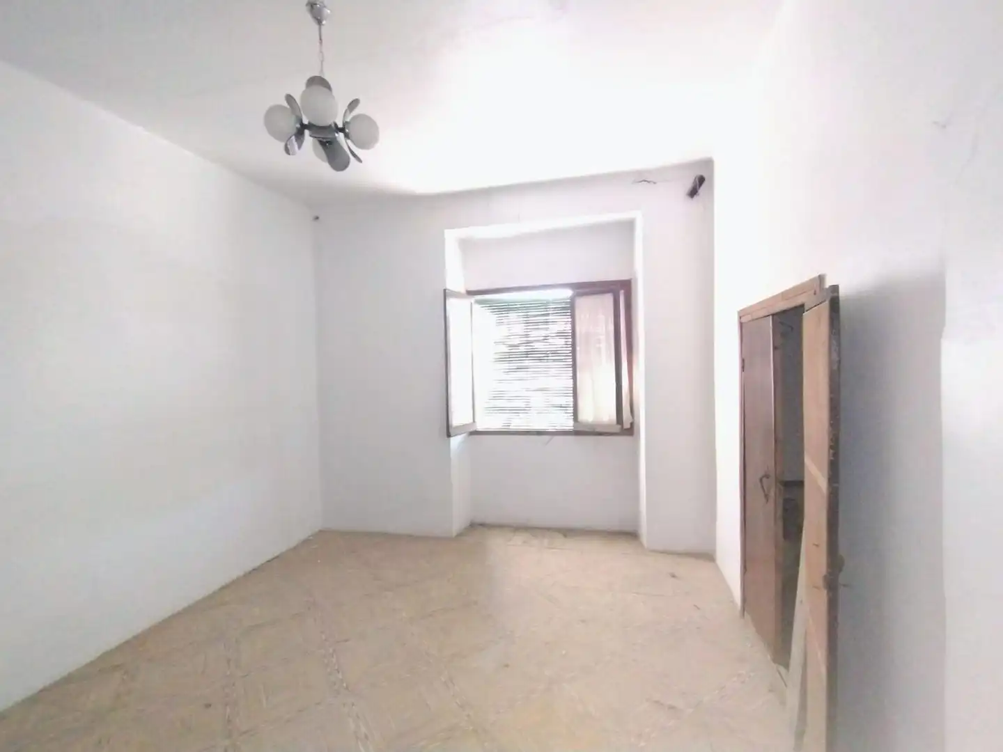 Casa adosada en venda en Campo de Criptana amb Balcó