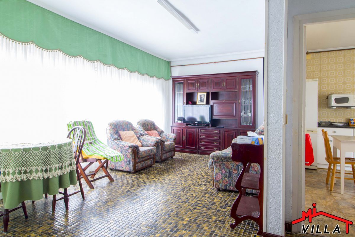 Sala de estar de Casa o chalet en venta en Laredo con Calefacción, Terraza y Amueblado