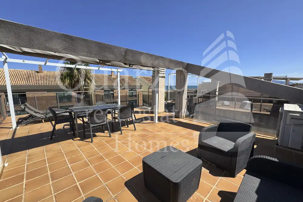 Terrasse von Maisonette zum Verkauf in Oliva mit Klimaanlage, Terrasse und Möbliert