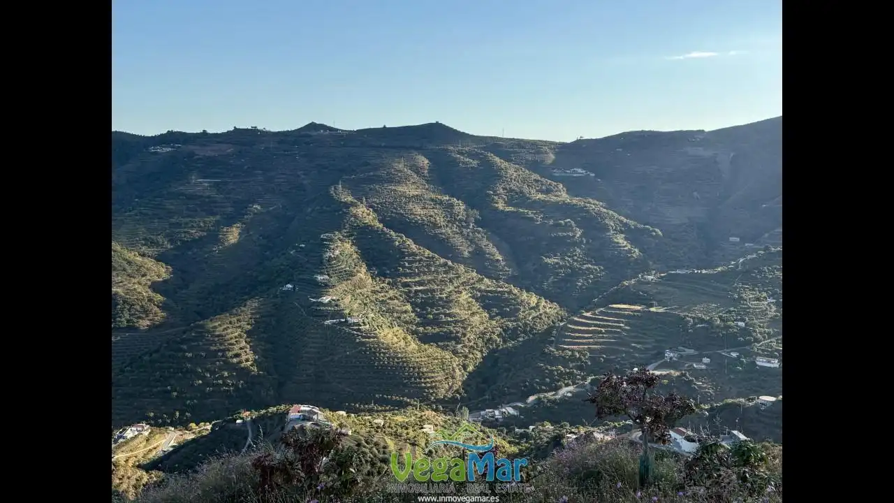 Vista exterior de Finca rústica en venda en Almuñécar amb Terrassa i Piscina