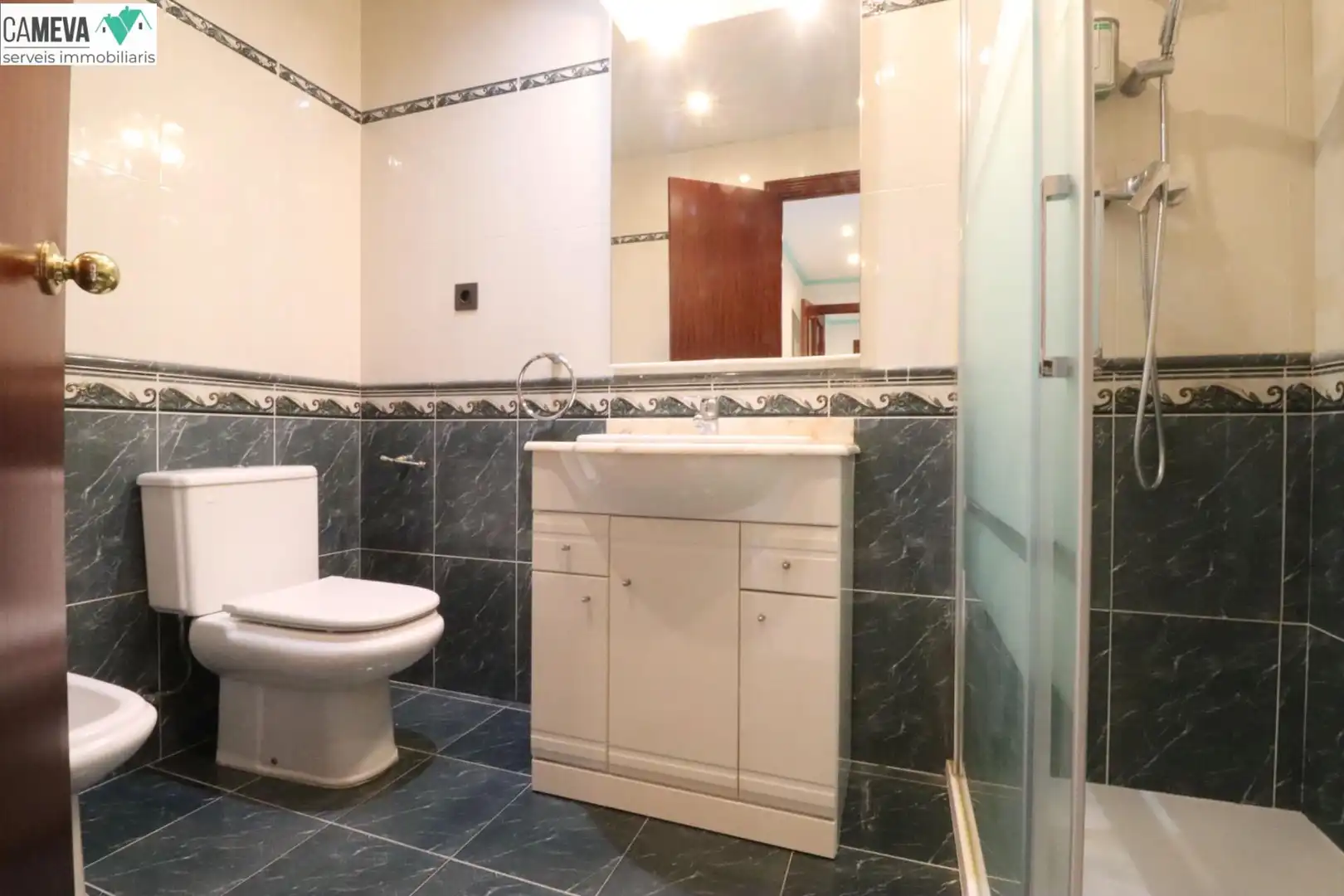 Bathroom of Flat for sale in Barberà del Vallès  with Air Conditioner, Heating and Terrace
