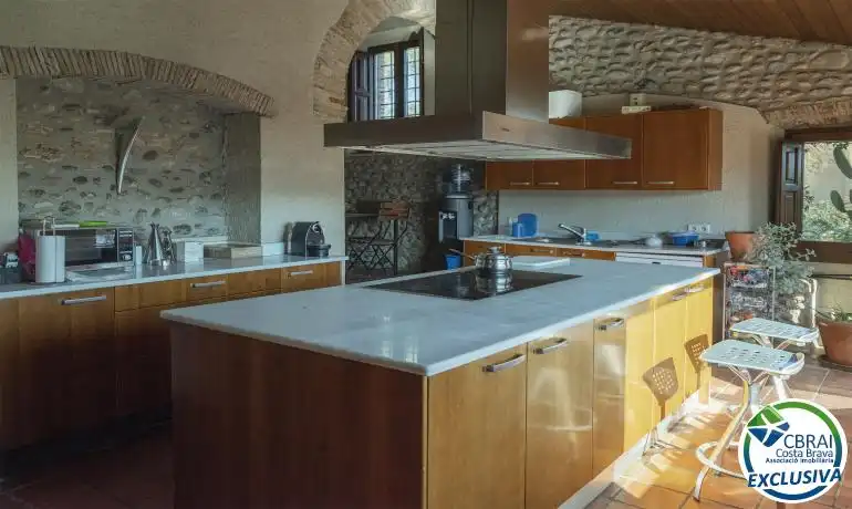 Cuina de Casa o xalet en venda en Sant Miquel de Fluvià amb Aire condicionat, Calefacció i Terrassa