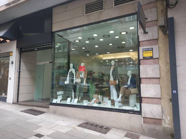 Local comercial en Alquiler en Rúa Da República De El Salvador en Ensanche - Sar