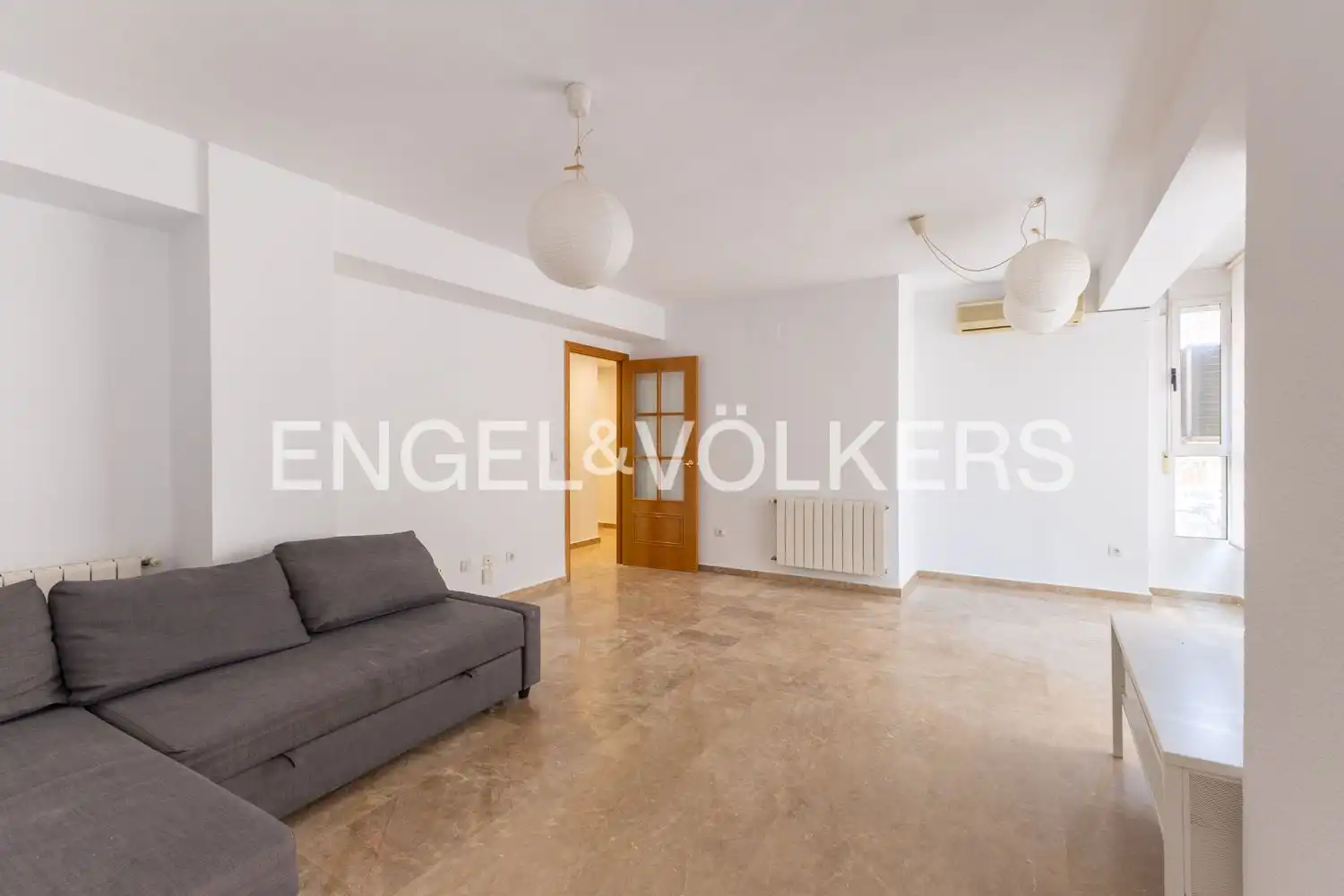 Wohnzimmer von Wohnung zum Verkauf in Valencia mit Klimaanlage, Heizung und Terrasse
