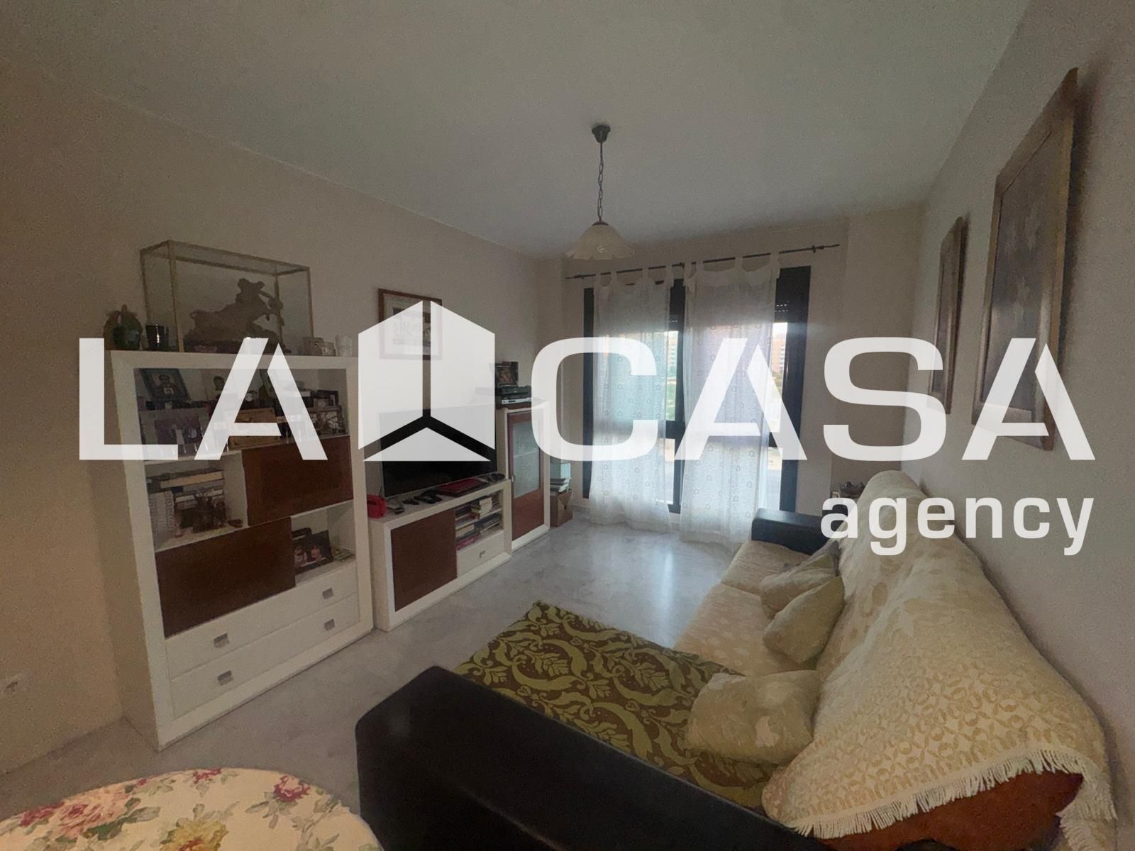 Living room of Flat for sale in  Sevilla Capital  with Air Conditioner and Storage room