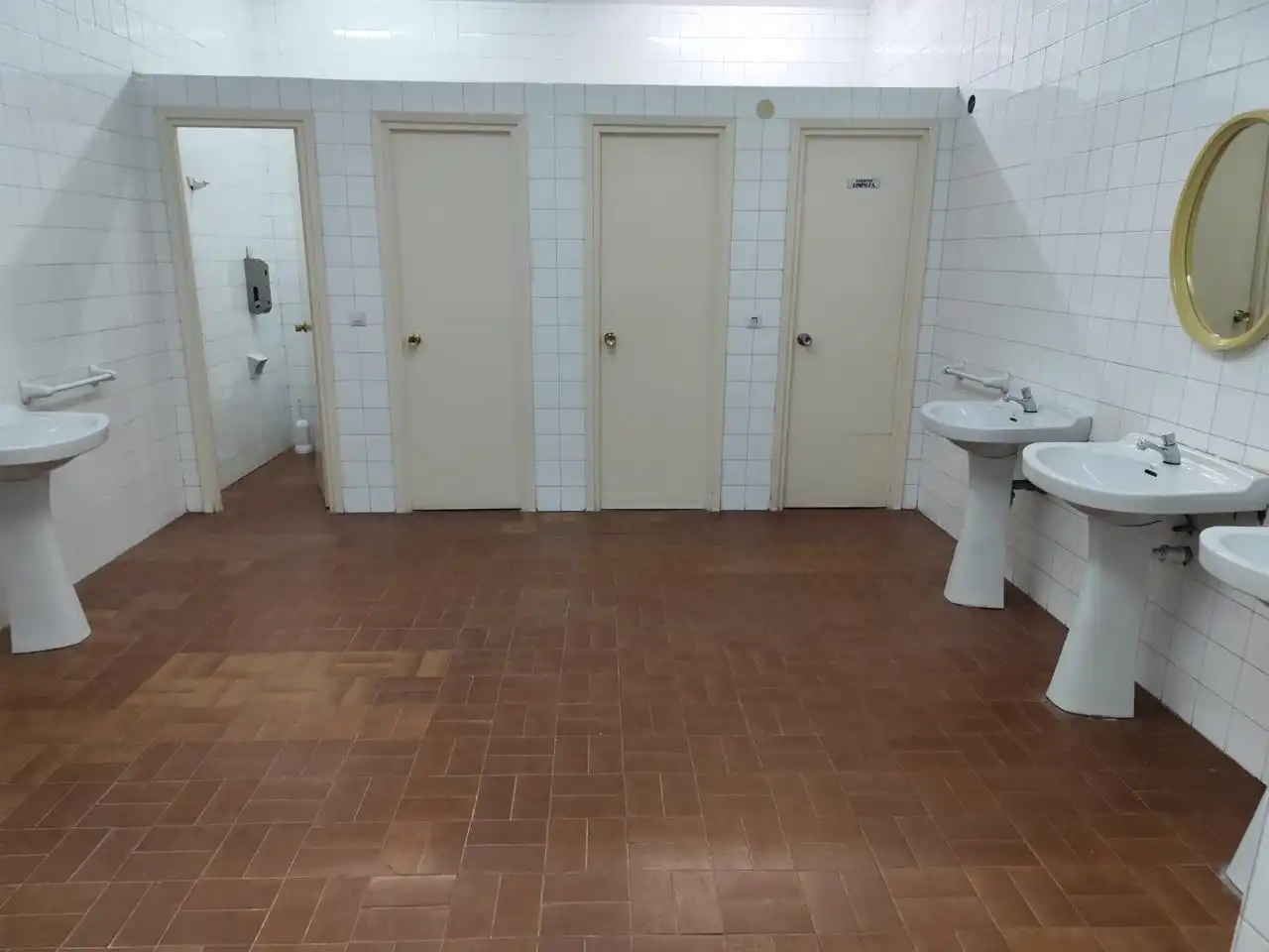 Baño de Oficina de alquiler en Málaga con Aire acondicionado