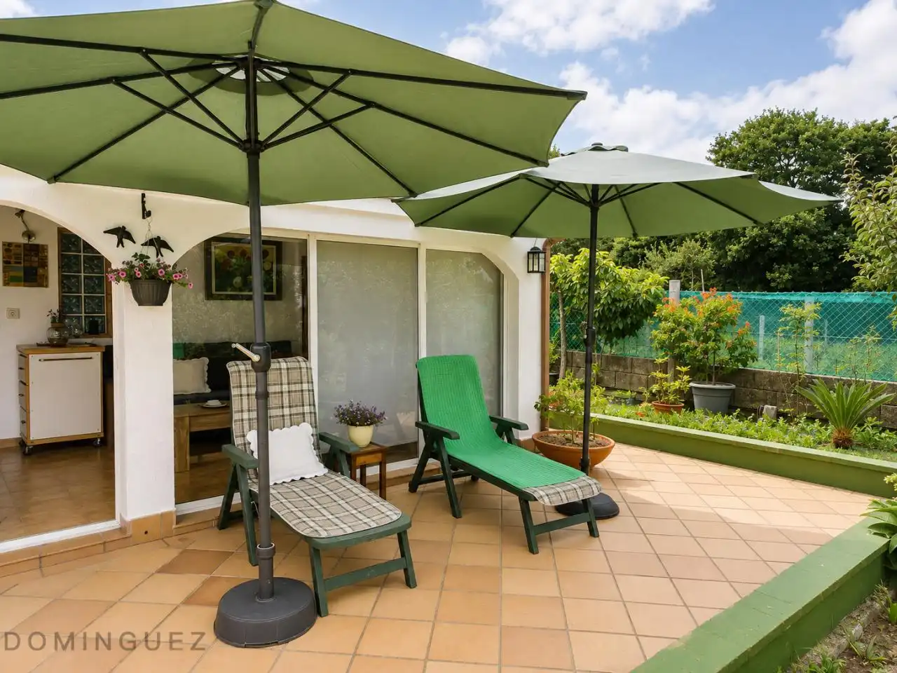 Terrassa de Casa o xalet en venda en Cangas  amb Calefacció, Jardí privat i Terrassa