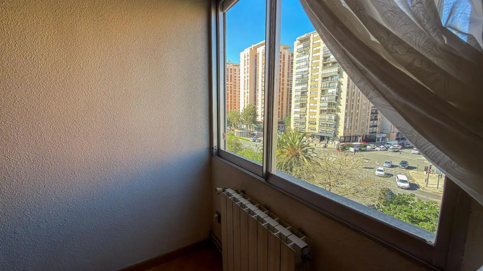 Schlafzimmer von Wohnung zum Verkauf in Valencia mit Klimaanlage, Heizung und Parkett