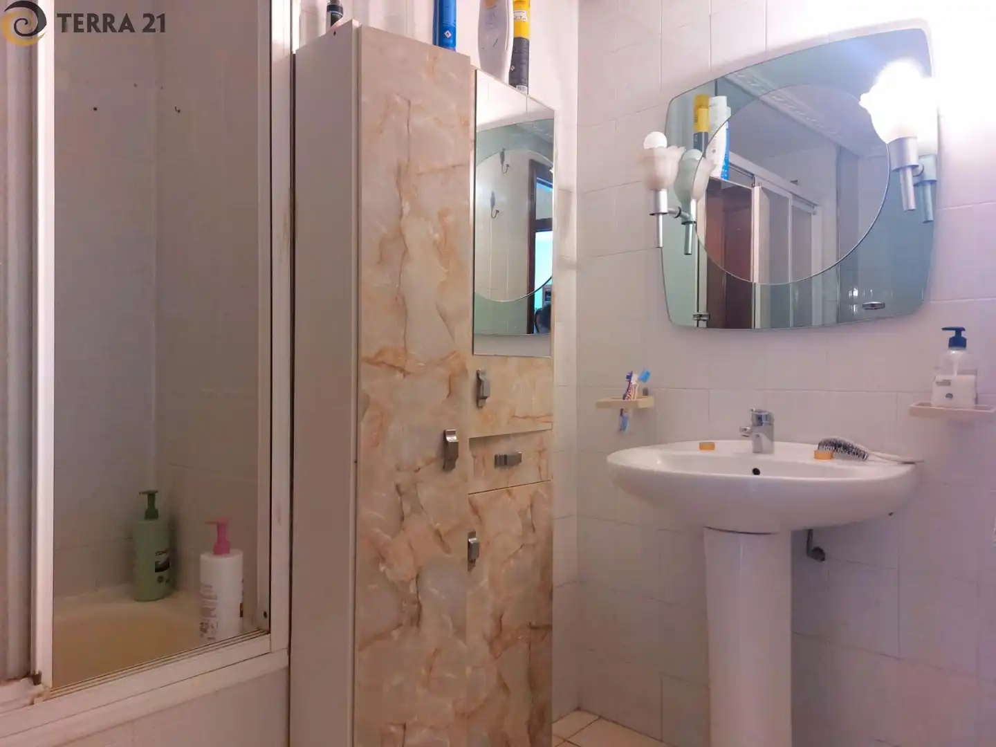 Bathroom of Flat for rent in Jaén