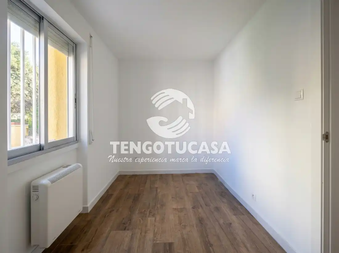Piso en venta en Calle de María Teresa Sáenz de Heredia, 22, Ventas