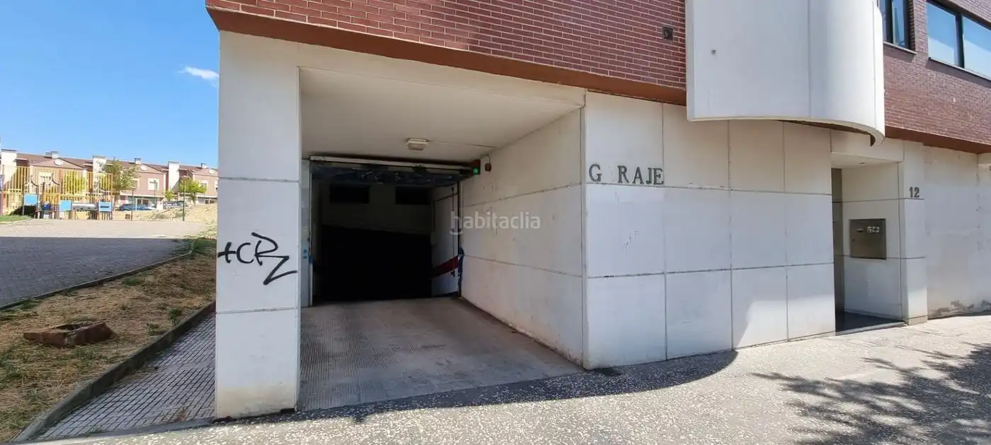 Individual for sale in Calle de Rivalamora 14